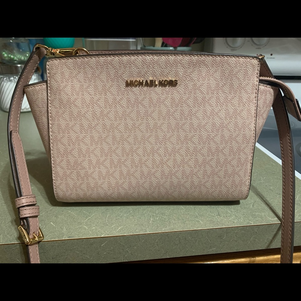 Michael kors purse - Picture 1 of 3